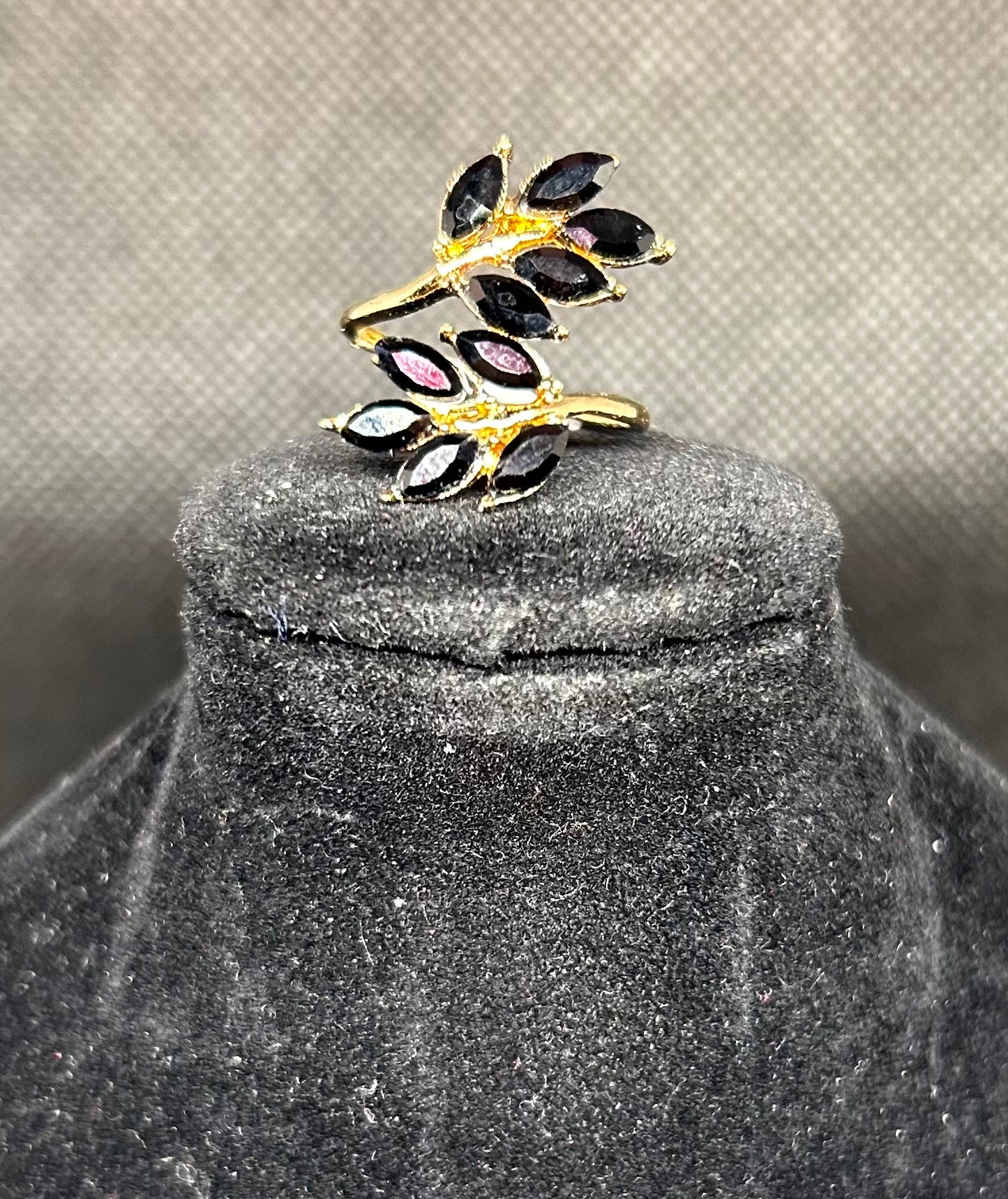 Leaf Rhinestone Rings Gold